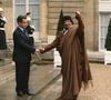 Mouammar Kadhafi en visite à Paris le 10 décembre 2007. 