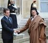 Mouammar Kadhafi en visite à Paris le 10 décembre 2007. 