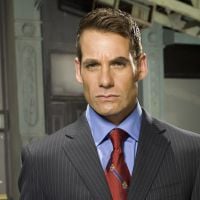 Adrian Pasdar de retour dans une sitcom ?