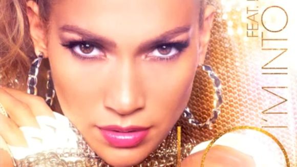 Jennifer Lopez dévoile son nouveau single, "I'm Into You"