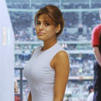 Eva Mendes se met à la chanson