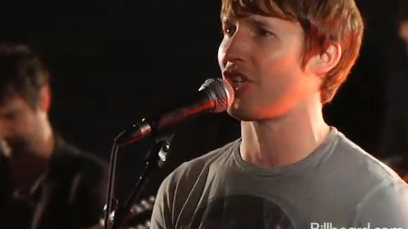 James Blunt reprend "California Gurls" de Katy Perry