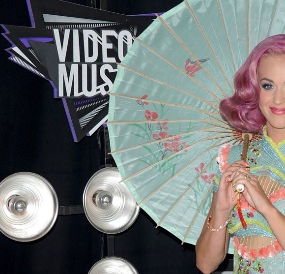 Katy Perry arrive aux MTV Video Music Awards 2011