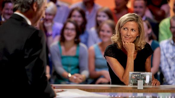 Clémentine Autain "choquée" que Claire Chazal interroge DSK