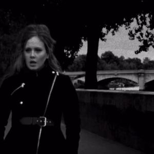 Adele dans le clip de "Someone Like You"