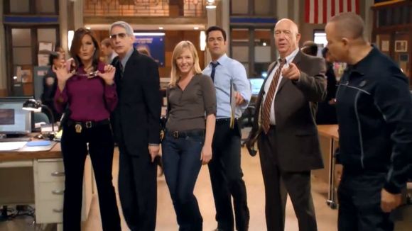 "30 Rock", "Smash", "NY Unité Spéciale"... NBC fait chanter ses stars pour le Super Bowl