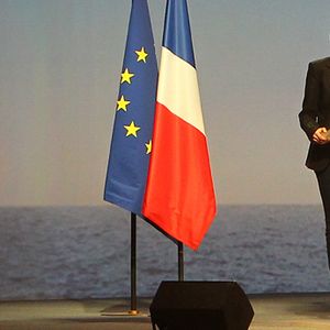 Rachida Dati et ses bottes rouges lors d'un meeting de Nicolas Sarkozy.