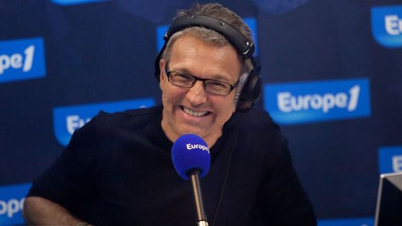 Laurent Ruquier rempile sans surprise sur Europe 1, incertitudes pour France 2