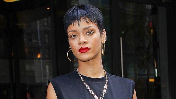 Disques : Rihanna toujours devant Adele, Muse reste numéro un