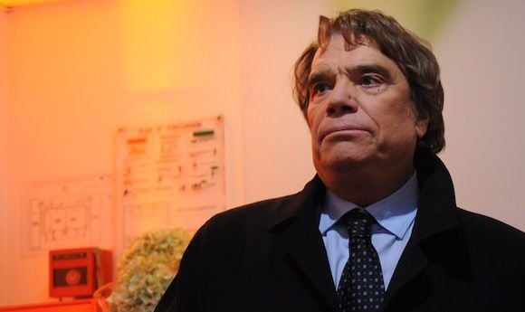 Le Parlement ouvre une enquête sur les conditions du rachat de Hersant Médias par Bernard Tapie