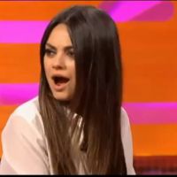 Une star anglaise très embarrassée lors d'un talk show face à Mila Kunis