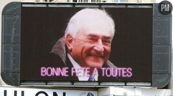 L'image affichée sur des écrans géants où DSK souhaite bonne fête à "toutes les femmes".