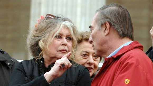 Brigitte Bardot en a "plein le dos" de Frigide Barjot