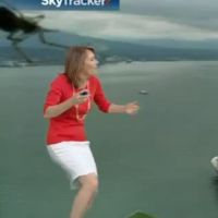 Zapping : Une miss météo prise de panique face à une araignée géante