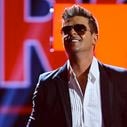 Disques : Christophe Maé faiblit, Robin Thicke toujours puissant