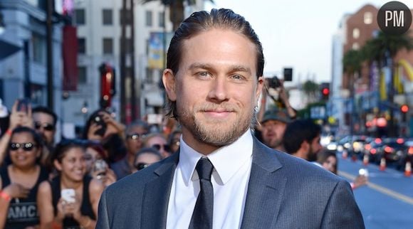 Charlie Hunnam sort du silence après son départ de "Cinquante nuances de Grey"