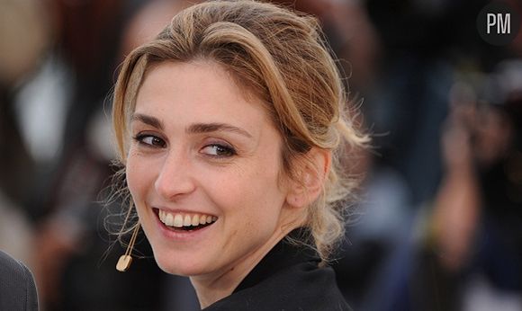 Julie Gayet porte plainte au pénal contre Closer