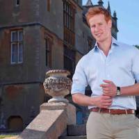 Dating : Des candidates tentent de séduire un faux prince Harry !