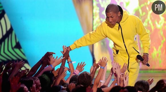 Pharrell Williams reste en tête du top singles avec "Happy"