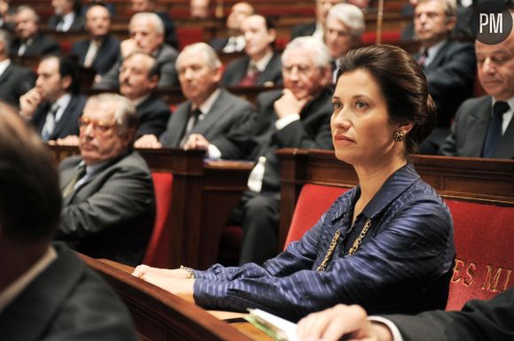 Emmanuelle Devos, dans "La Loi" sur France 2.