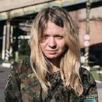 "Elle" accusé de faire la promotion d'une combattante ukrainienne néonazie