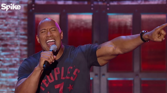 Dwayne Johnson, alias The Rock, reprend "Shake It Off" de Taylor Swift