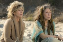 &quot;Grace and Frankie&quot; : Netflix dévoile sa nouvelle série portée par Jane Fonda et Lily Tomlin