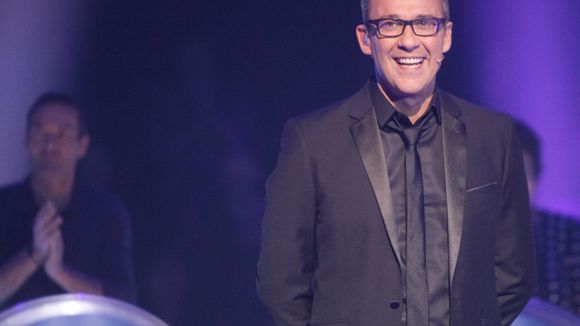 D8 : Julien Courbet aux commandes d'un concours de barbecue