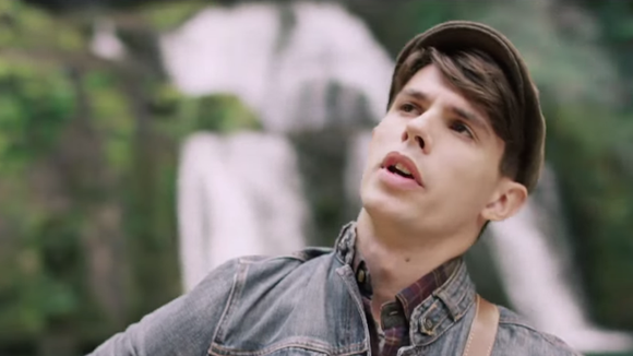 Clip : Lilian Renaud présente "Promis juré" après avoir gagné "The Voice"