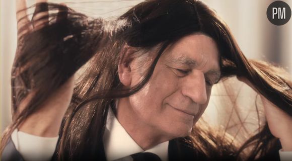 Maurice Lévy dans une pub pour un shampoing.