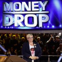 Audiences access : "Money Drop" petit leader, "C à vous" frôle le million, la P2 du "Grand Journal" stable