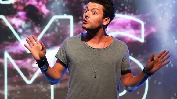 Kev Adams part en terre inconnue avec Frédéric Lopez