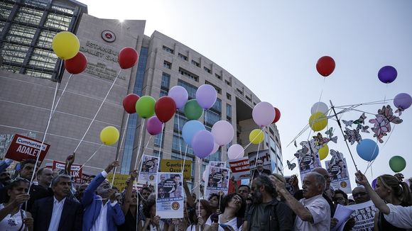 Turquie : 17 journalistes d'opposition jugés pour "soutien à une organisation terroriste"