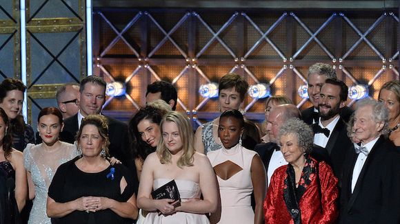 Palmarès des Emmy Awards 2017 : "Veep", "This Is Us" et "Handmaid's Tale" parmi des victoires historiques