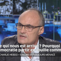 Menaces contre "Charlie" : "Ca fait des mois que ça dure et tout le monde s'en fout !!", s'insurge Philippe Val