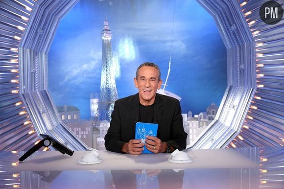 "Salut les terriens", présenté par Thierry Ardisson, tous les samedis sur C8.