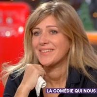 "C à vous" : Amanda Sthers très émue en évoquant Johnny Hallyday