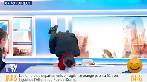 "Ahurissant !" : Christophe Barbier fait un poirier très risqué sur BFMTV