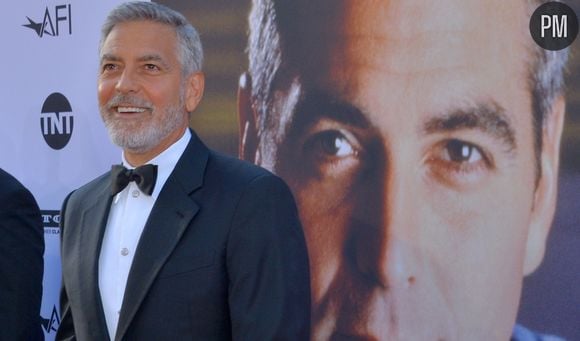 George Clooney sur la première marche du podium