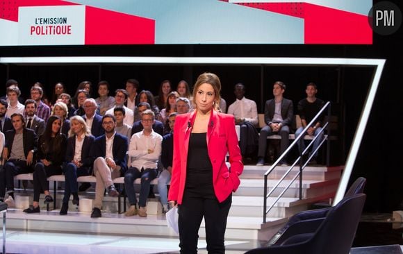 Léa Salamé sur le plateau de "L'émission politique"