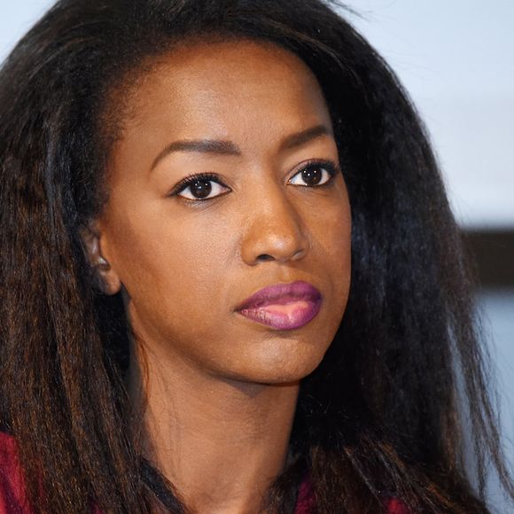 Hapsatou Sy fait des vidéos.