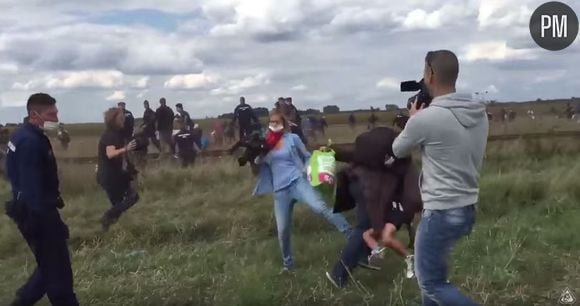 La journaliste hongroise qui avait violenté des migrants a été relaxé par la Cour Suprême.