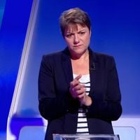 "Tout le monde veut prendre sa place" : Marie-Christine perd en finale mais sauve sa place