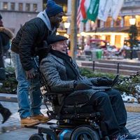 Box-office US : Le remake d'"Intouchables" démarre fort, très gros flop pour Keanu Reeves