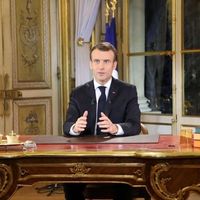 Audiences access 20h : L'allocution de Macron suivie, les JT de TF1 et France 2 en forme, "Le 19.45" faible