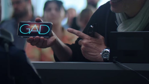 "Marseille", "Osmosis", "Huge en France" : Les séries françaises de Netflix peinent à convaincre les critiques