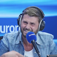 "Le club de l'été" : Fou rire de Christophe Beaugrand en évoquant "les moules" de son enfance