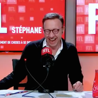 Fou rire de Stéphane Bern, Kad Merad et Sabrina Ouazani dans "A la bonne heure"