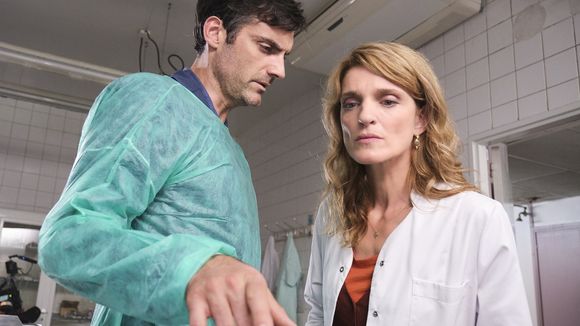 Audiences : France 2 écrase TF1 grâce à "César Wagner", "NCIS" en hausse sur M6