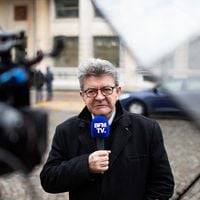 Jean-Luc Mélenchon flingue la soirée de F2 dédiée à l'Europe : "Une émission de propagande sans droit à la parole"